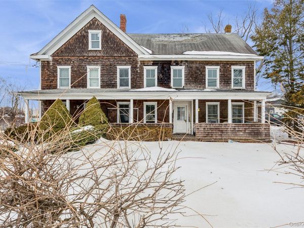 250 Main Road, Riverhead, NY 11901