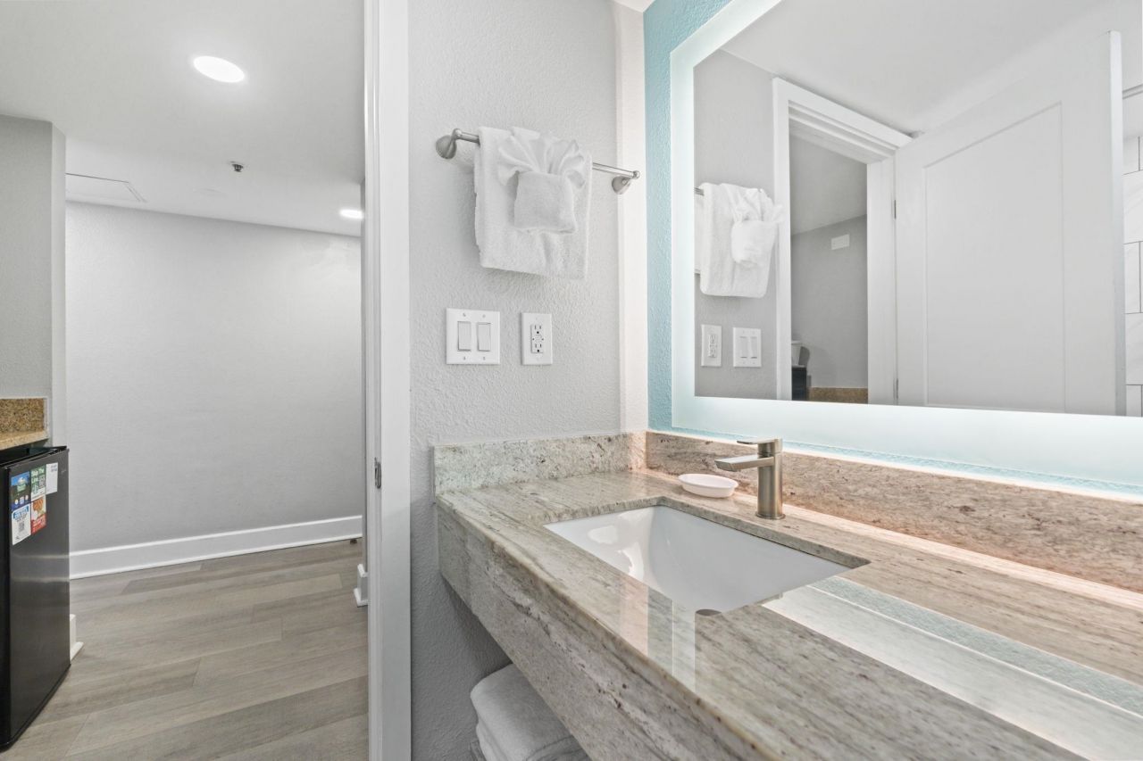 7200 N Ocean Blvd.  Photo 20