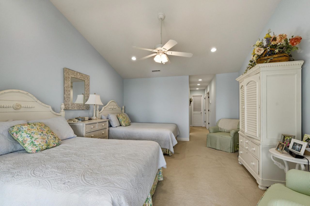 168 Breakers Reef Dr. Photo 17