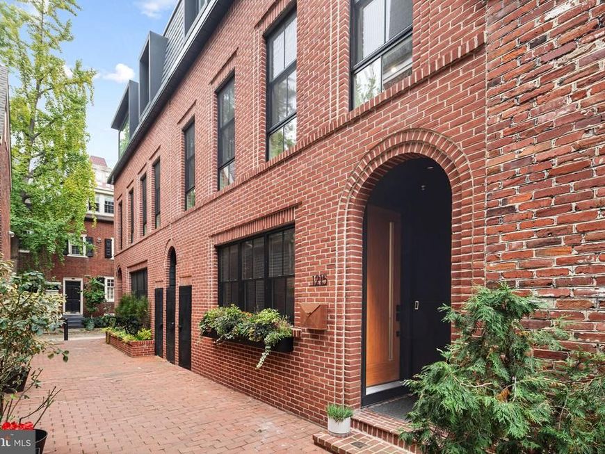 1215 Addison Walk, Philadelphia, PA 19147 Main Photo