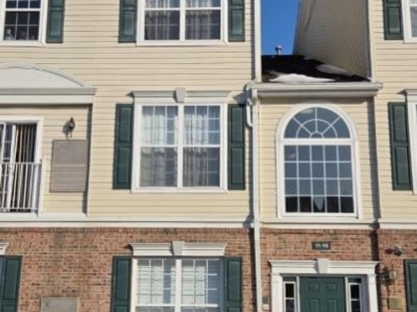 95 Limerick Ln, Lopatcong, NJ 08865