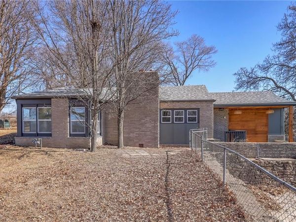 107 S Claremont Avenue, Independence, MO 64054