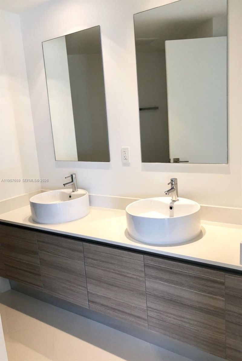 121 NE 34th St , Unit 2704, Miami, FL 33137 Photo