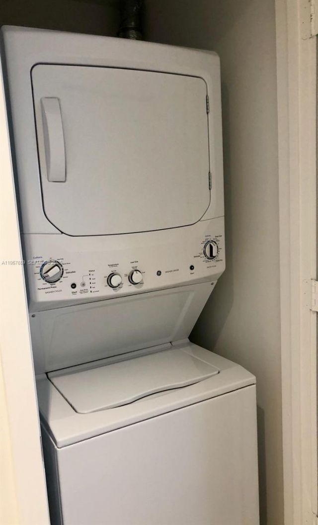 121 NE 34th St , Unit 2704, Miami, FL 33137 Photo