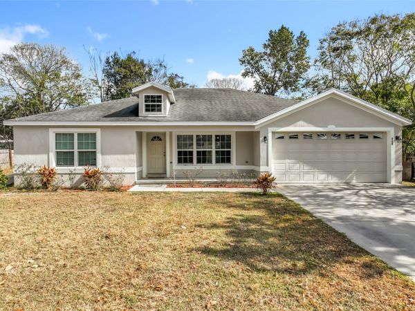 608 Masters Ave, Wildwood, FL 34785