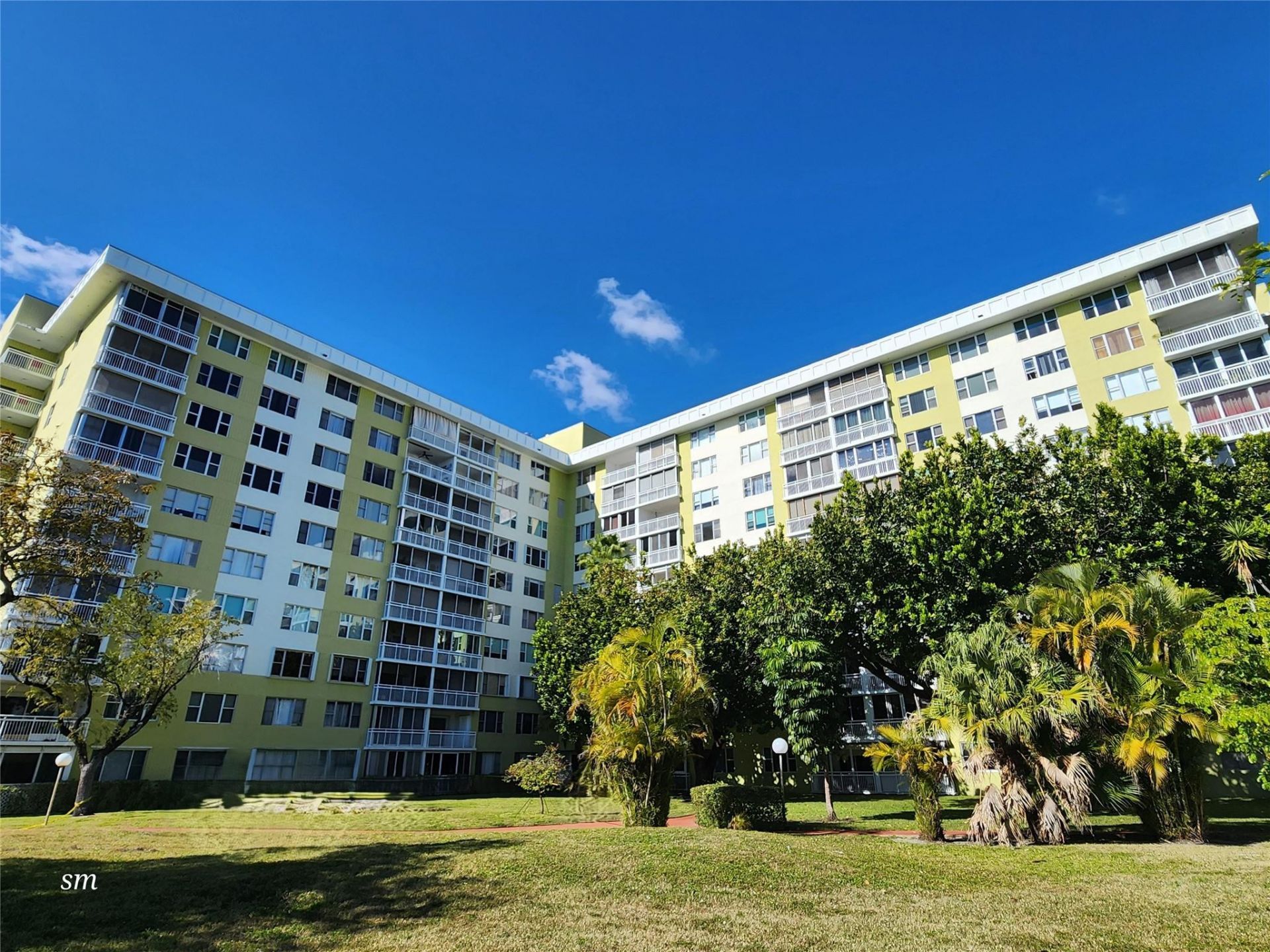 4400 Hillcrest Dr, Unit 404, Hollywood, FL 33021 Photo