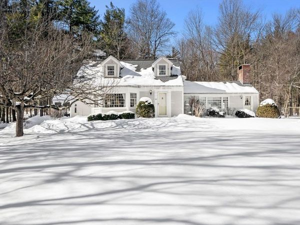 39 Mount Lebanon St, Pepperell, MA 01463
