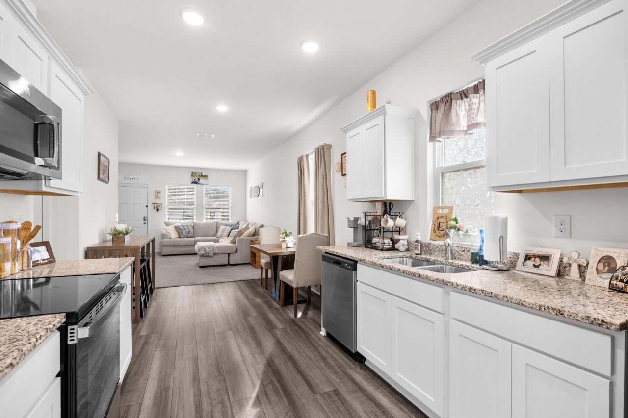 639 Muster Field Ct.  Photo 5