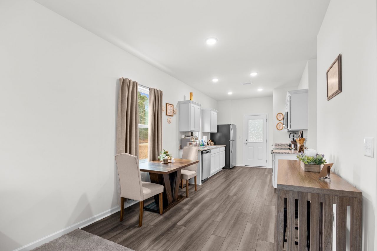 639 Muster Field Ct.  Photo 6