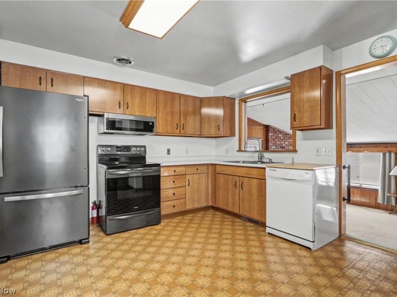 349 Bell Avenue, Columbiana, OH 44408 Photo 7