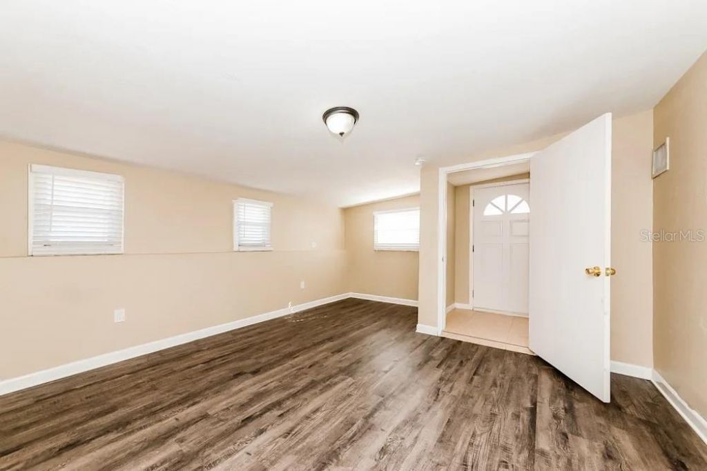 6218 Nutmeg Avenue, Sarasota, FL 34231 Photo