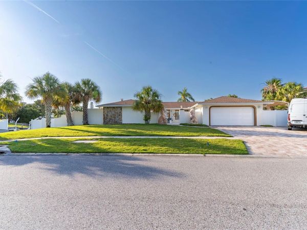 320 HARBOR PASSAGE, CLEARWATER BEACH, FL 33767