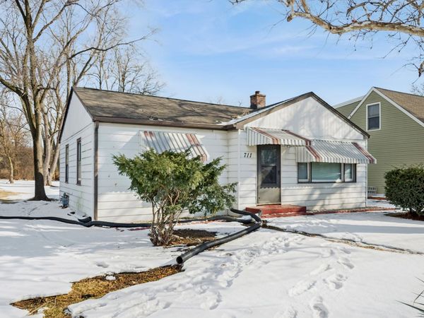 711 N Columbine Avenue, Lombard, IL 60148