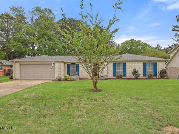 1421 Huntcliff Way, Clinton, MS 39056