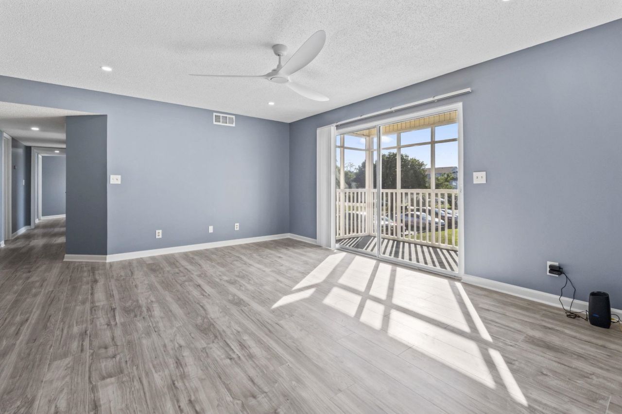 2258 Essex Dr. Photo 20