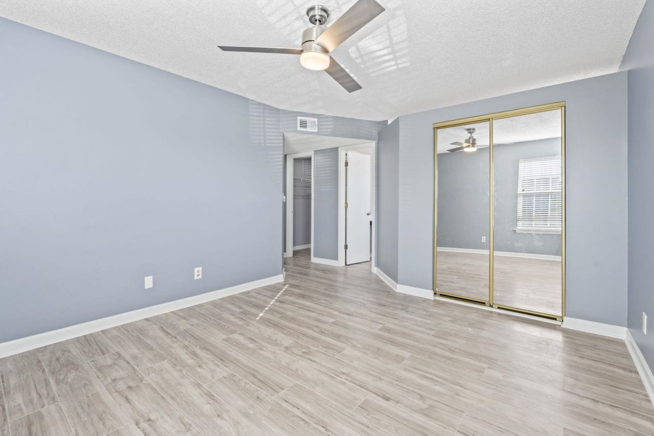 2258 Essex Dr. Photo 21