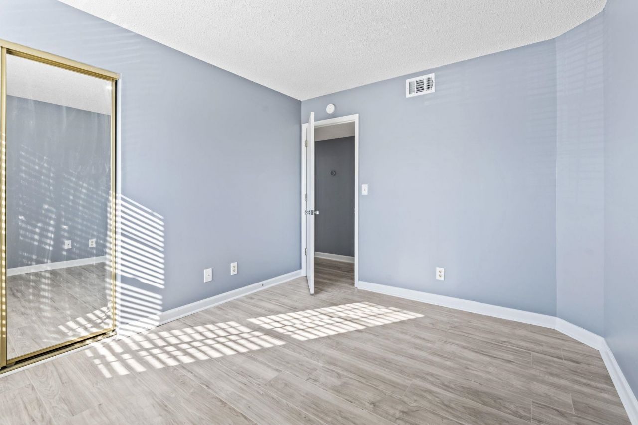 2258 Essex Dr. Photo 26