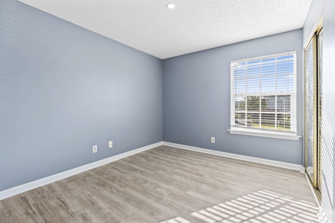 2258 Essex Dr. Photo 27