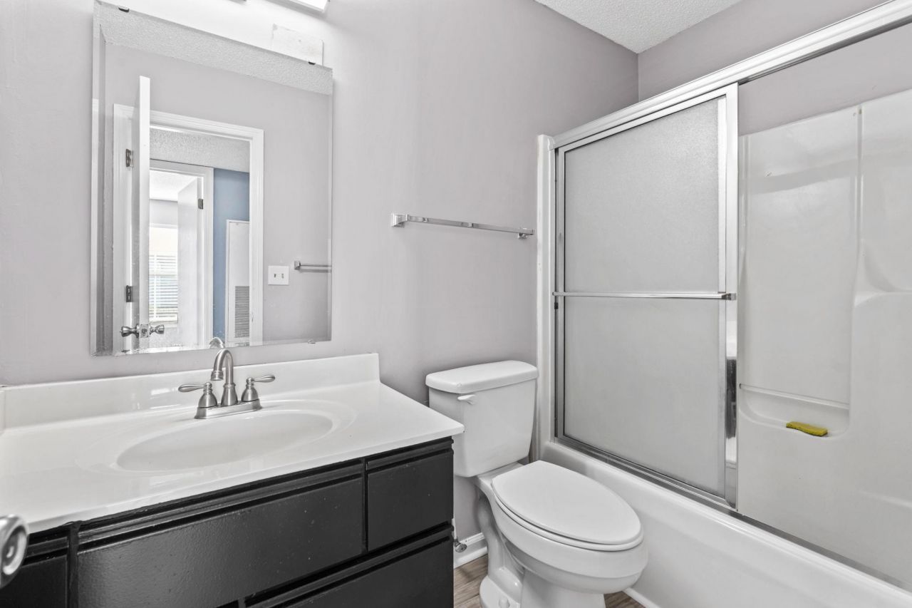 2258 Essex Dr. Photo 31