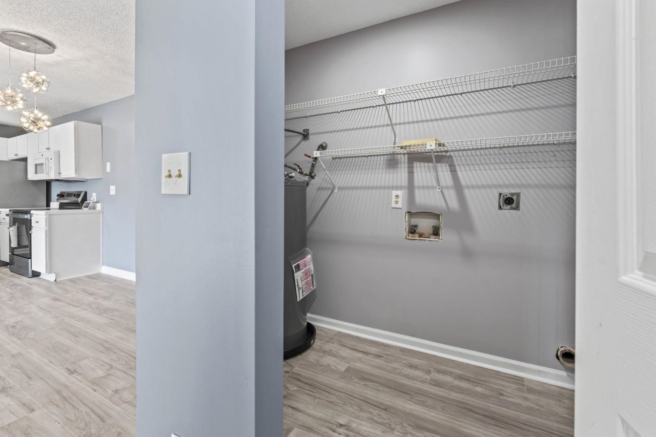 2258 Essex Dr. Photo 33