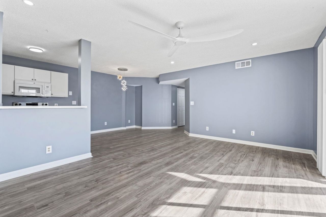 2258 Essex Dr. Photo 6