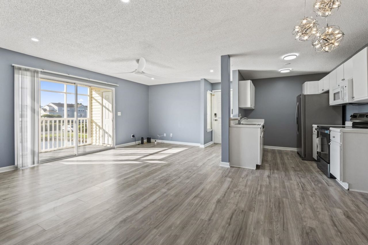 2258 Essex Dr. Photo 7