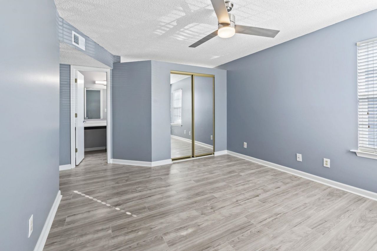 2258 Essex Dr. Photo 8