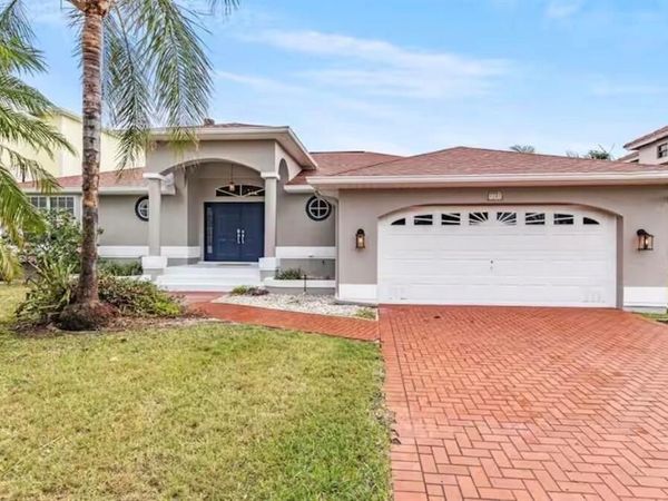 5701 Riverside DR, CAPE CORAL, FL 33904