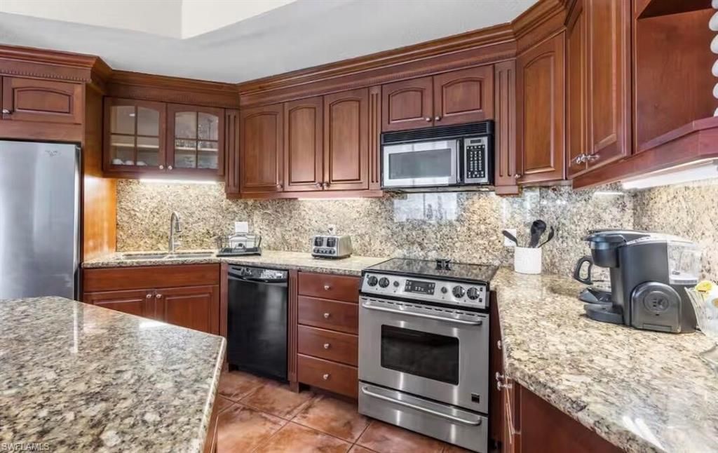 5701 Riverside Dr, Cape Coral, FL 33904 Photo