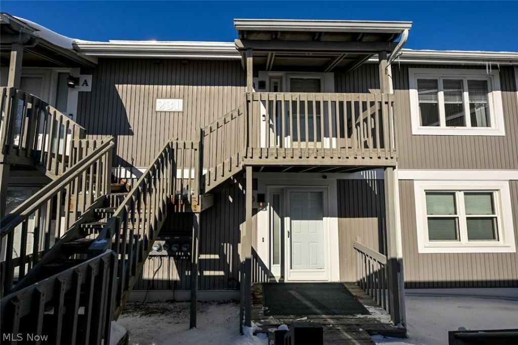 231 Portage Lakes Drive, Akron, OH 44319 Main Photo