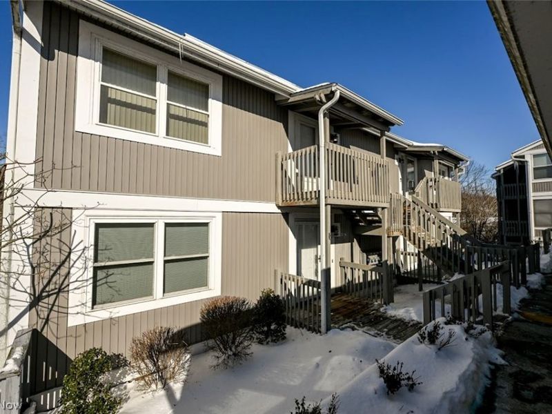 231 Portage Lakes Drive, Akron, OH 44319 Photo 3