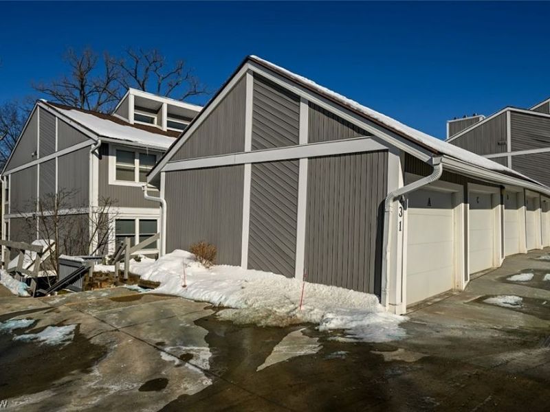 231 Portage Lakes Drive, Akron, OH 44319 Photo 6