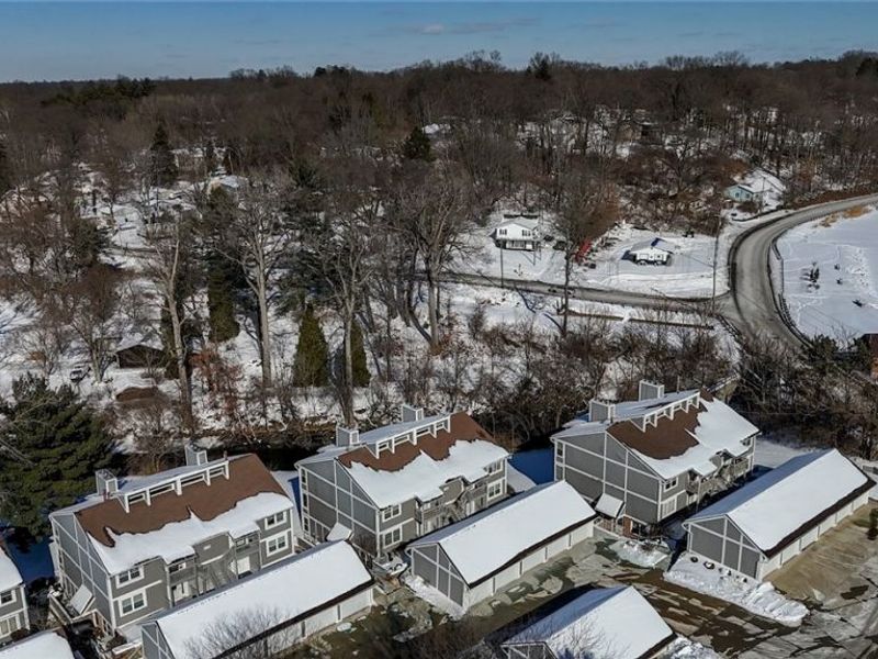 231 Portage Lakes Drive, Akron, OH 44319 Photo 7