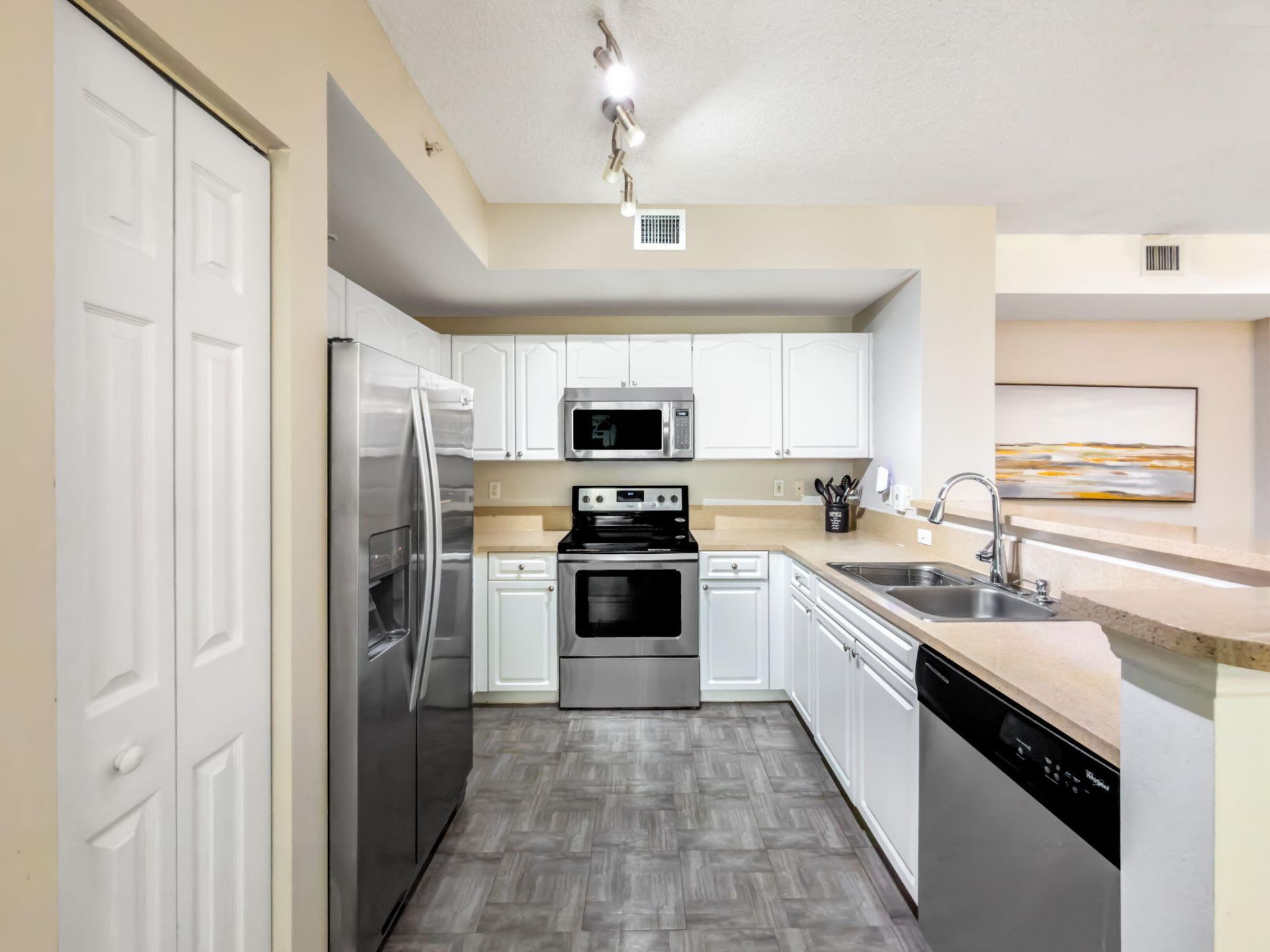 630 S Sapodilla Avenue, Unit 218, West Palm Beach, FL 33401 Photo