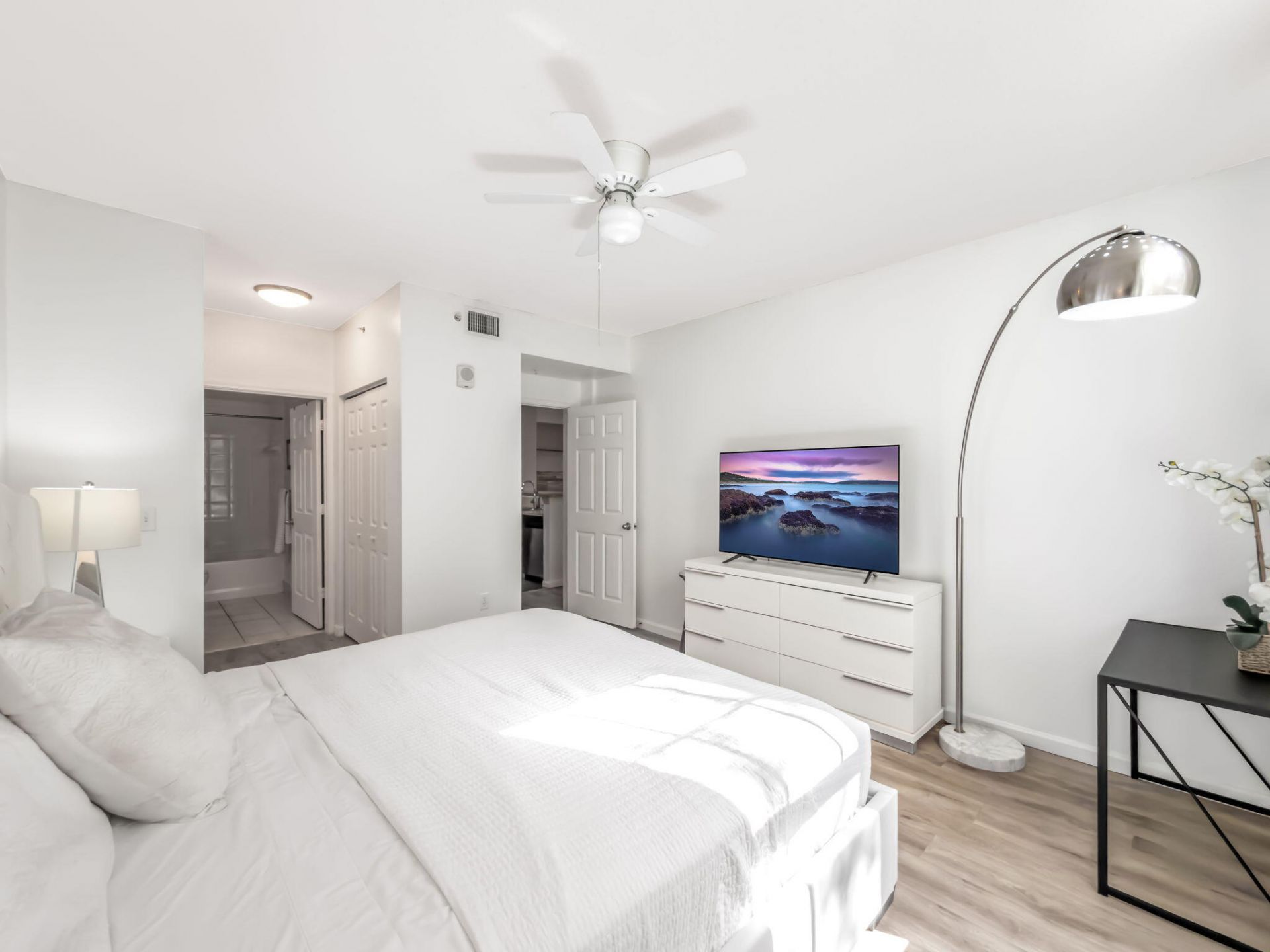 630 S Sapodilla Avenue, Unit 218, West Palm Beach, FL 33401 Photo