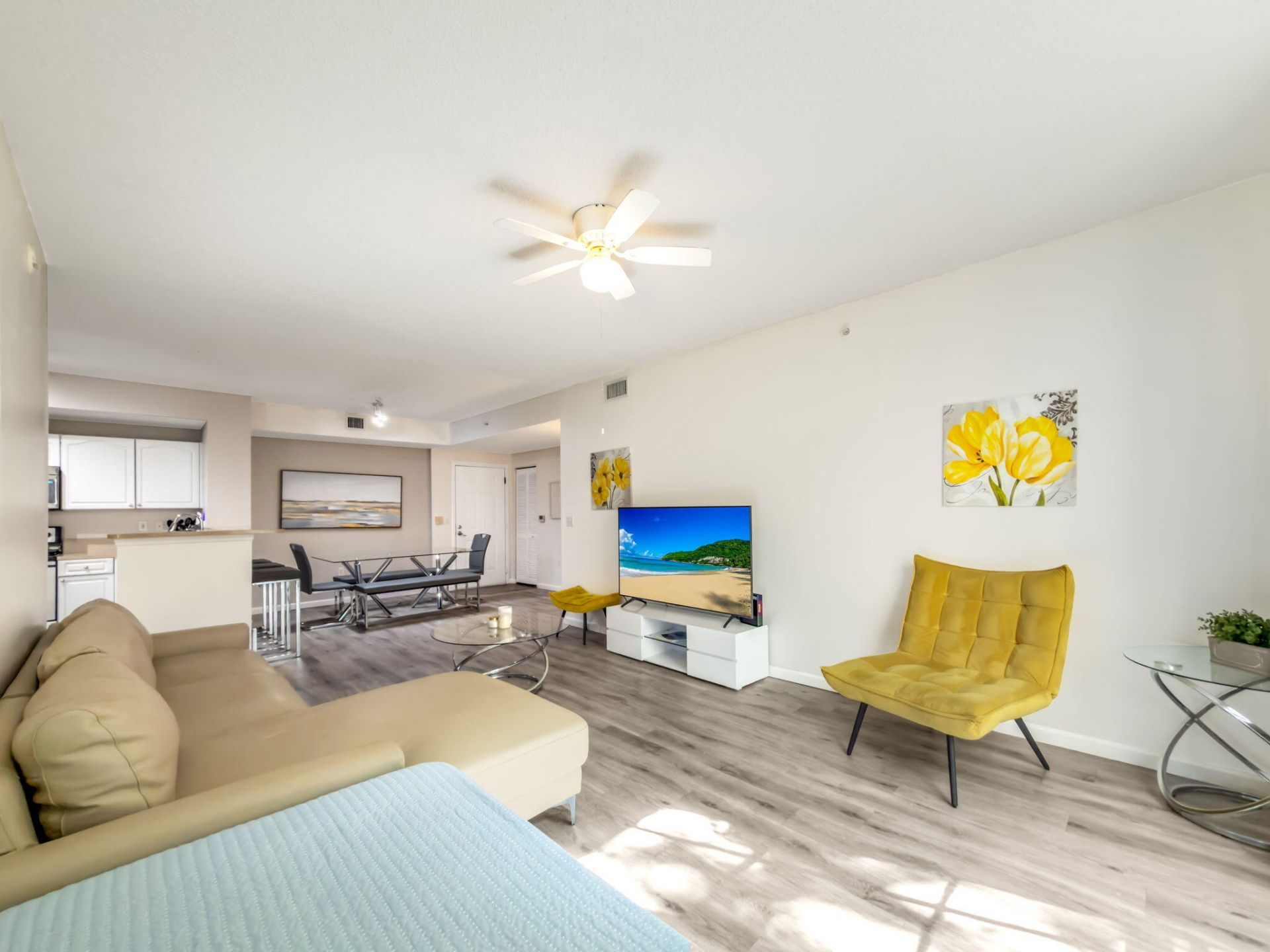 630 S Sapodilla Avenue, Unit 218, West Palm Beach, FL 33401 Photo