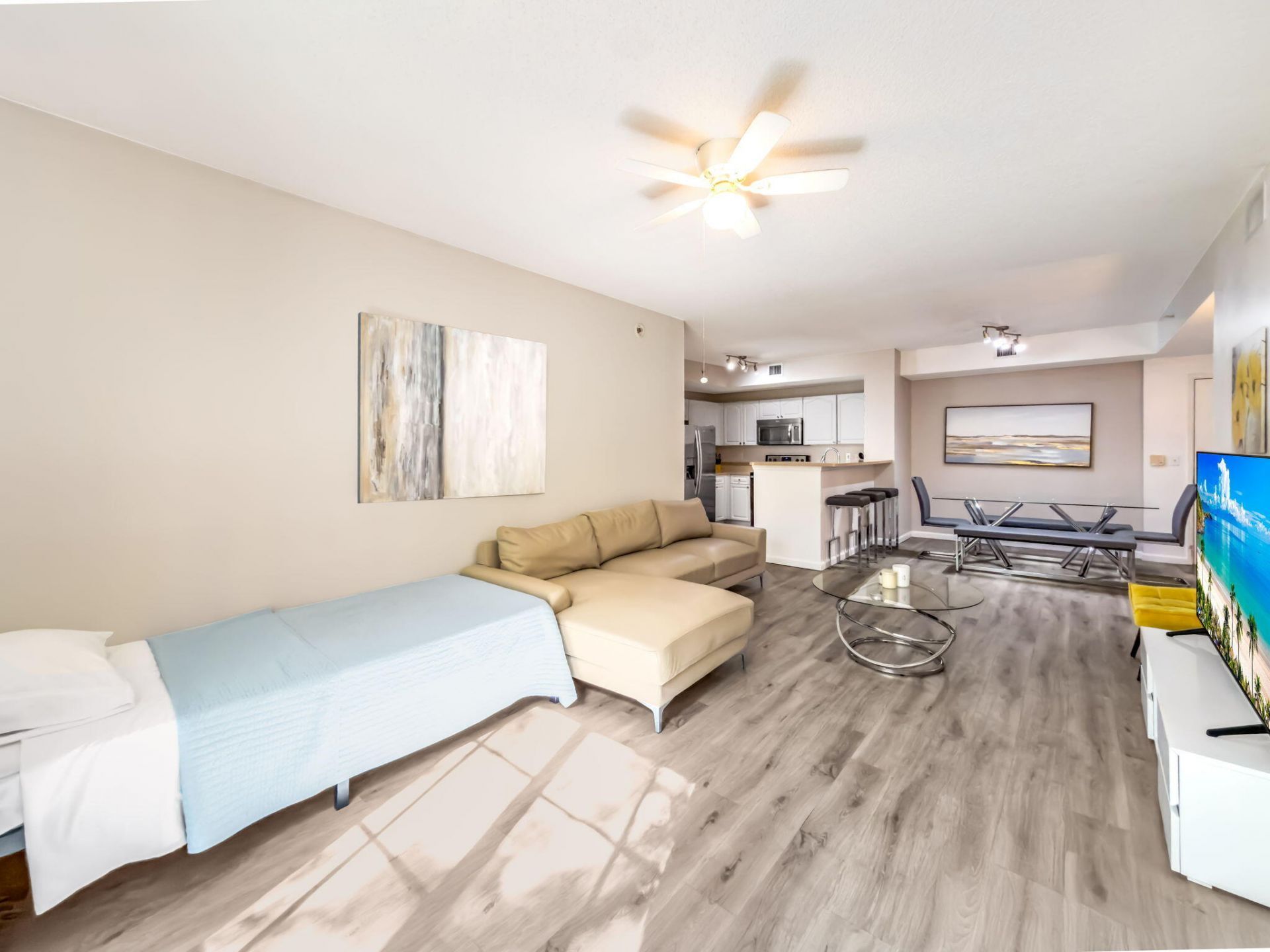 630 S Sapodilla Avenue, Unit 218, West Palm Beach, FL 33401 Photo