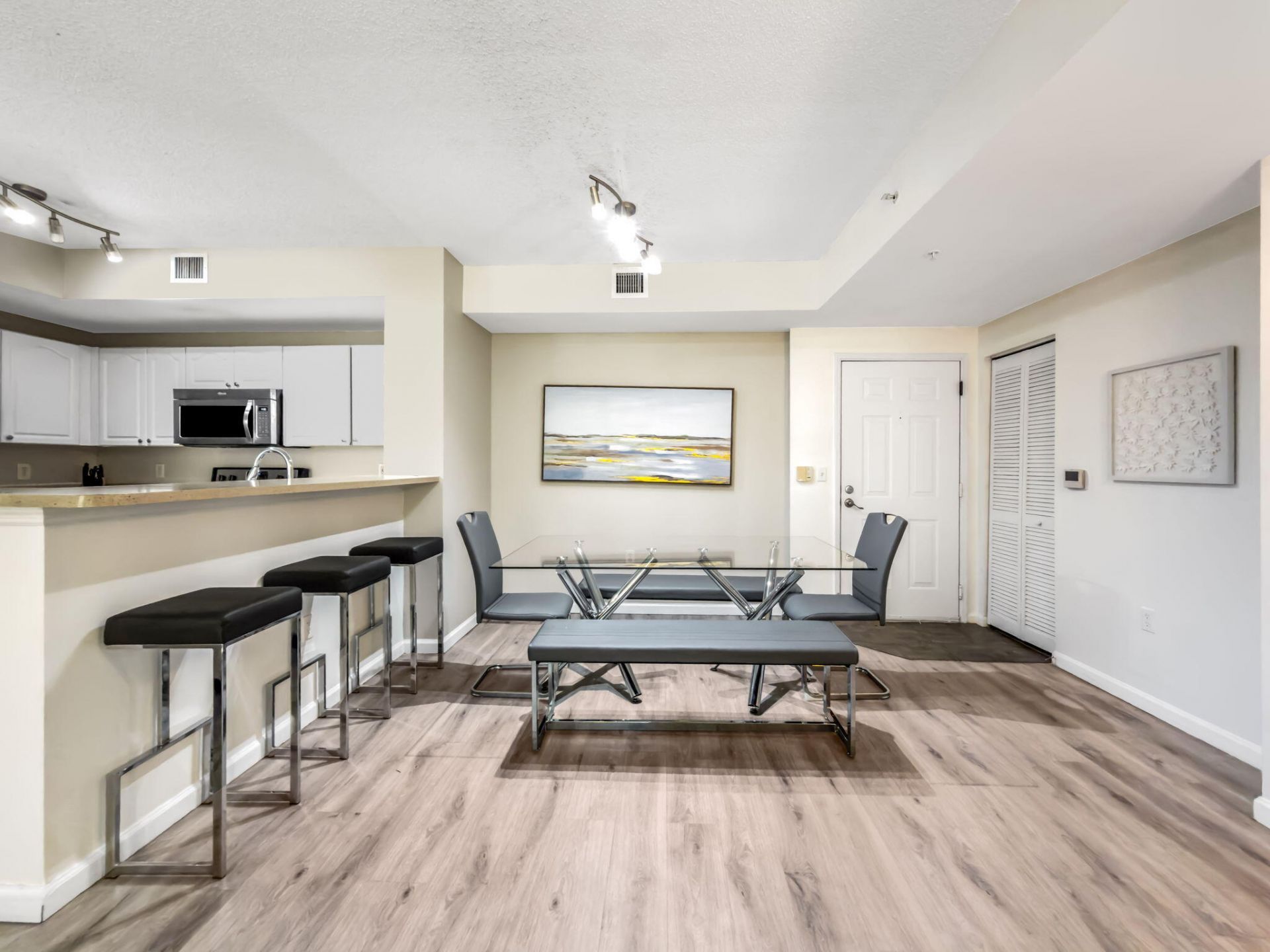 630 S Sapodilla Avenue, Unit 218, West Palm Beach, FL 33401 Photo