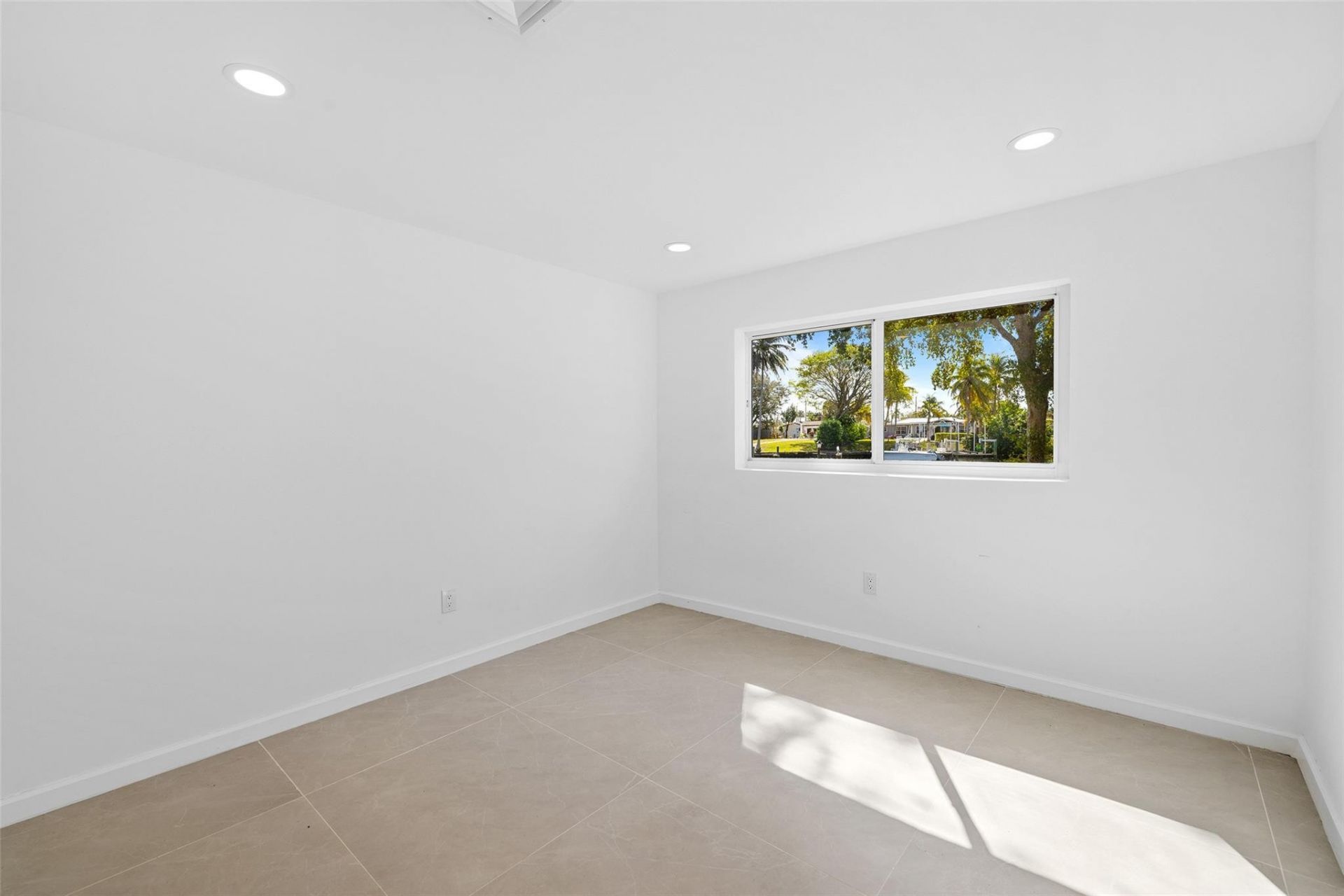 1710 SW 1st Avenue, Pompano Beach, FL 33060 Photo