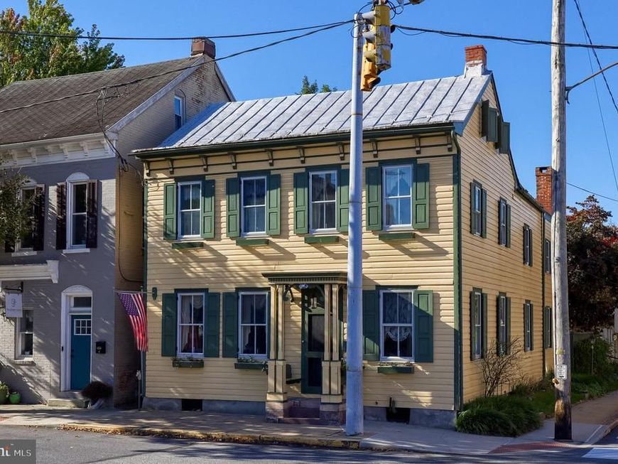 2 S Charlotte Street, Manheim, PA 17545 Main Photo