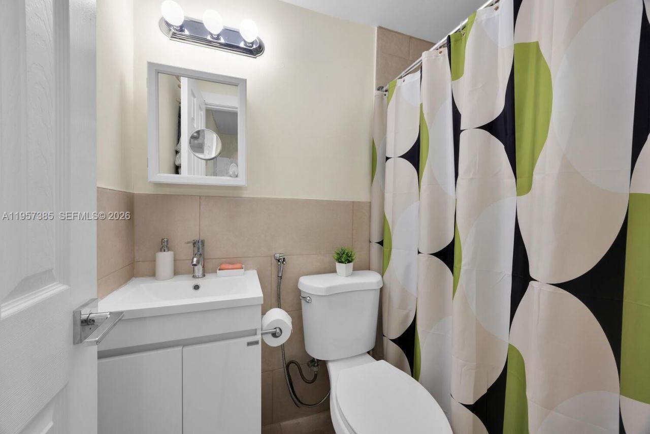 1362 SW 2nd St , Miami, FL 33135 Photo