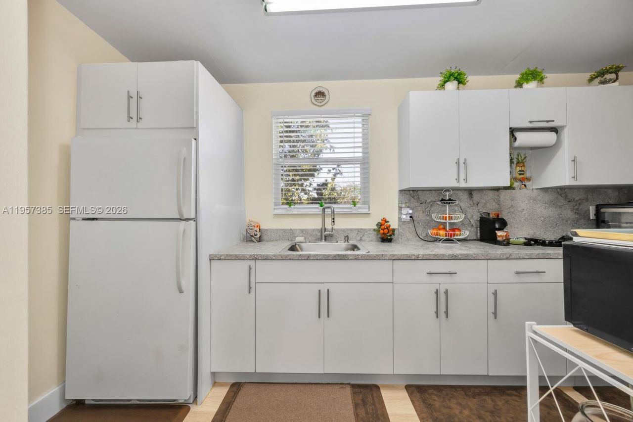 1362 SW 2nd St , Miami, FL 33135 Photo