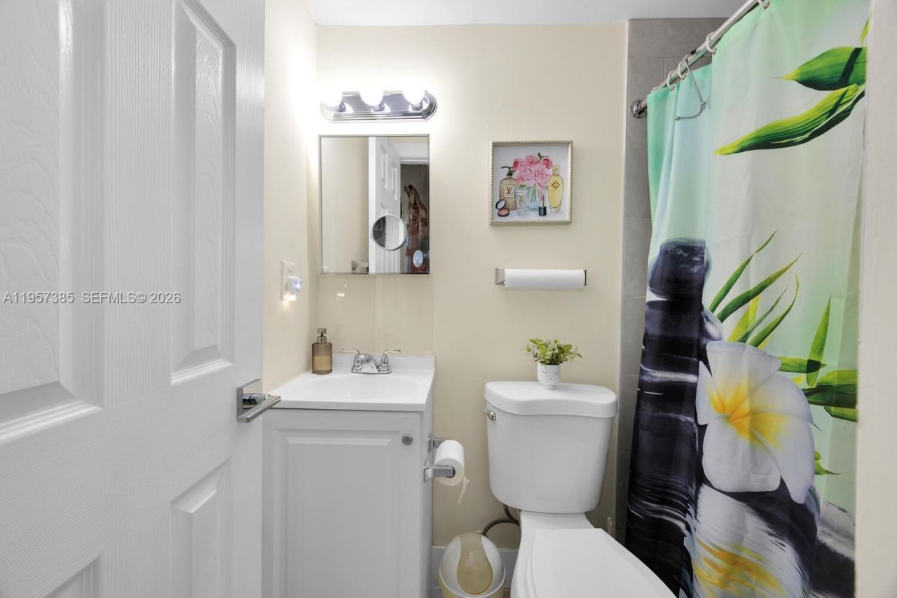 1362 SW 2nd St , Miami, FL 33135 Photo