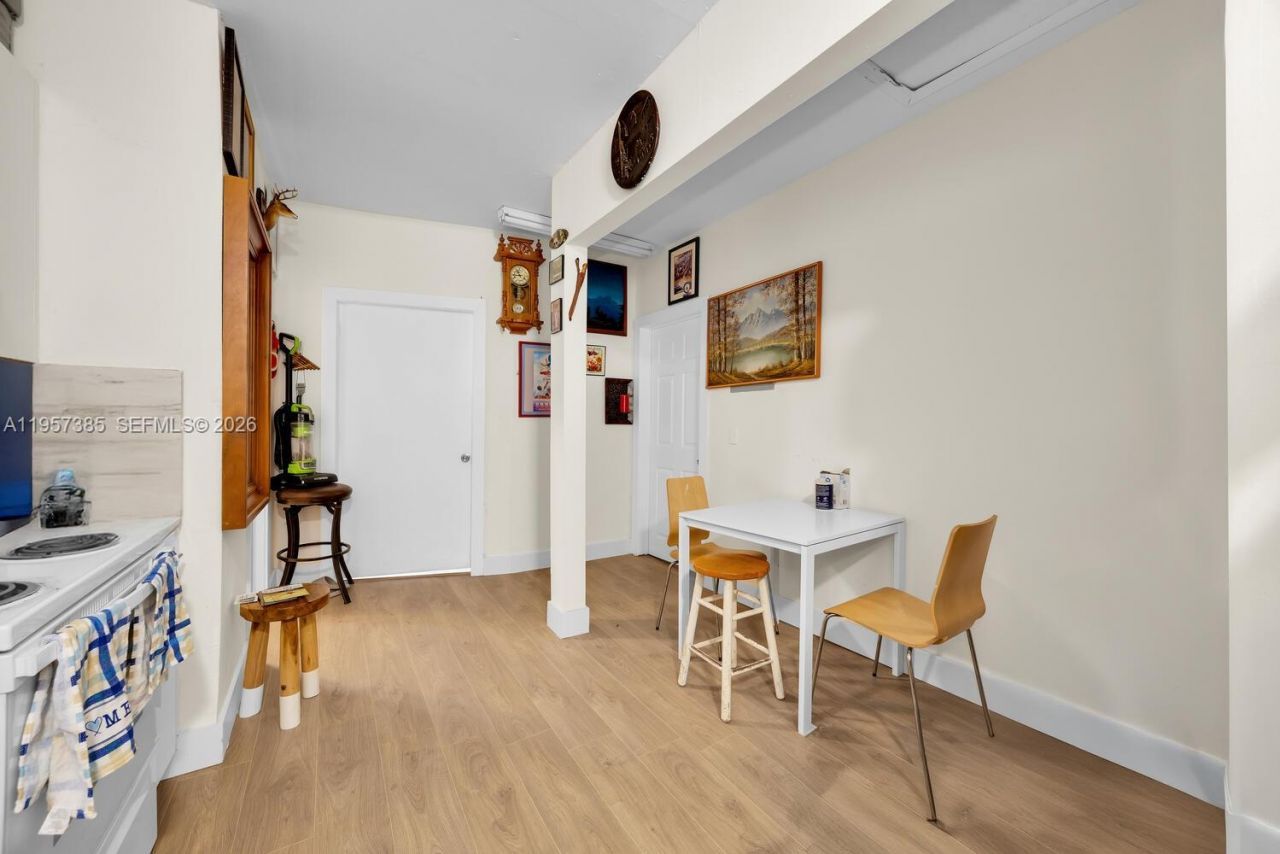 1362 SW 2nd St , Miami, FL 33135 Photo