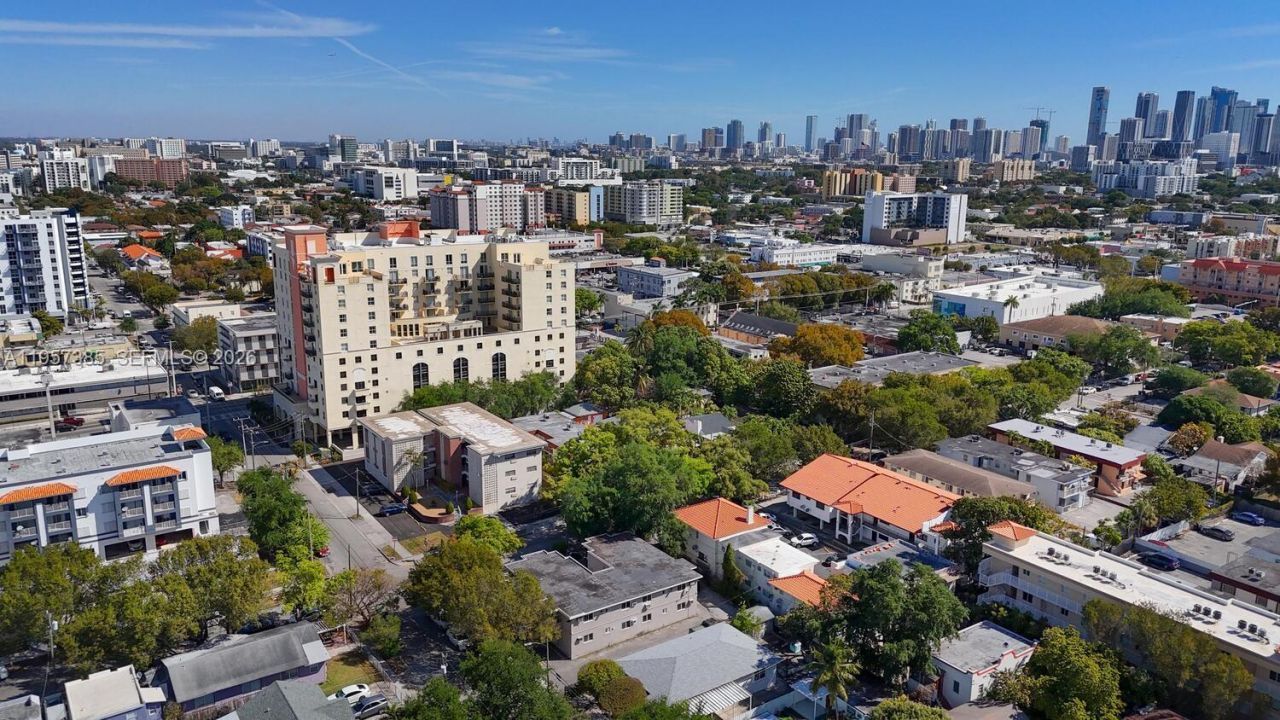 1362 SW 2nd St , Miami, FL 33135 Photo