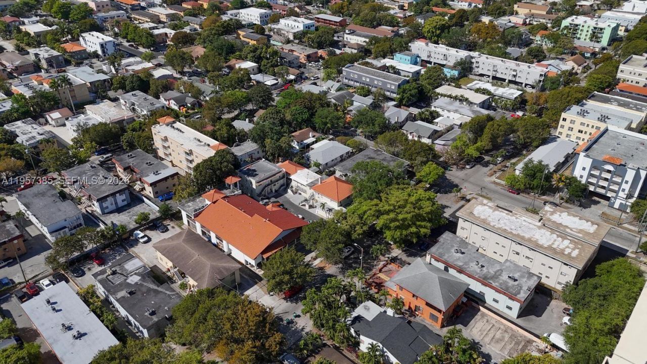 1362 SW 2nd St , Miami, FL 33135 Photo