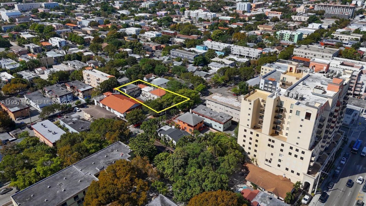 1362 SW 2nd St , Miami, FL 33135 Photo