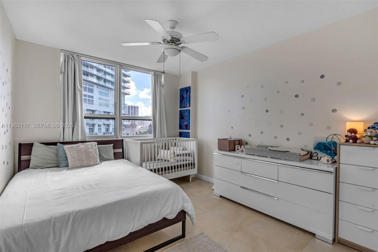 2000 N Bayshore Dr , Unit 909, Miami, FL 33137 Photo