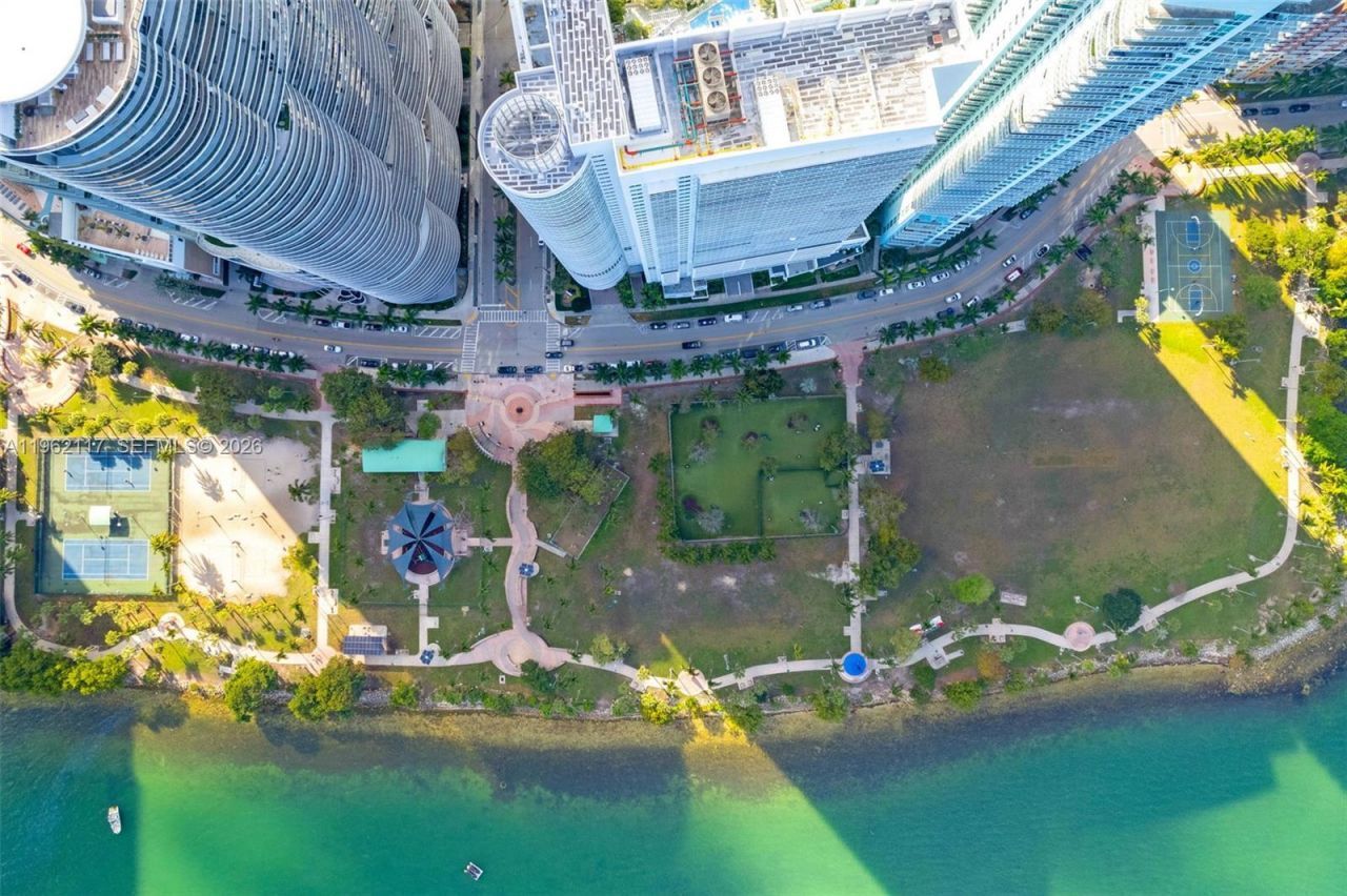 2000 N Bayshore Dr , Unit 909, Miami, FL 33137 Photo