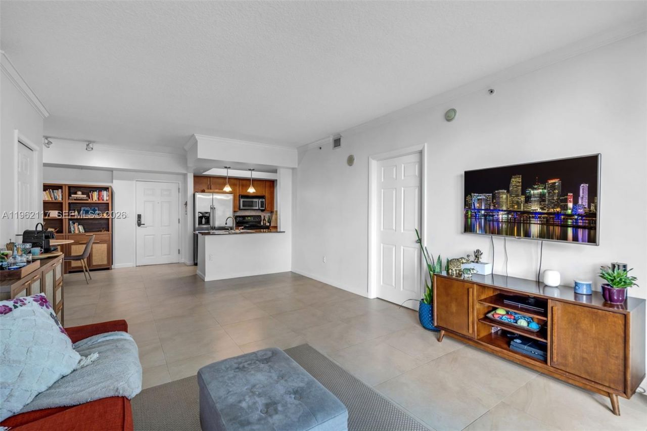 2000 N Bayshore Dr , Unit 909, Miami, FL 33137 Photo